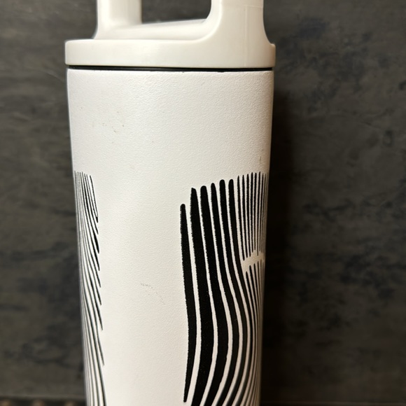 Starbucks Miir 20 oz insulated zebra water bottle black & white - Picture 4 of 6